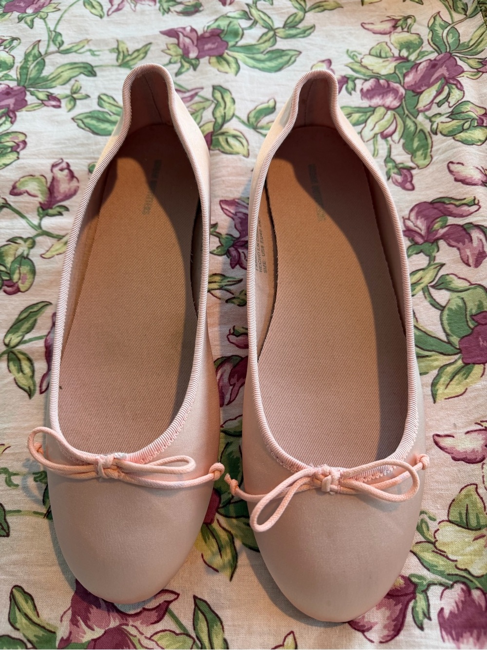 URBAN OUTFITTERS, Women's SATIN BALLET Flats Shoes, PINK Satin, Size 9